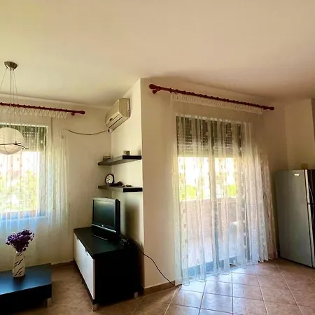 Apartment In Front Of The Beach Durres Exterior photo
