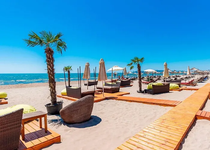 Apartment In Front Of The Beach